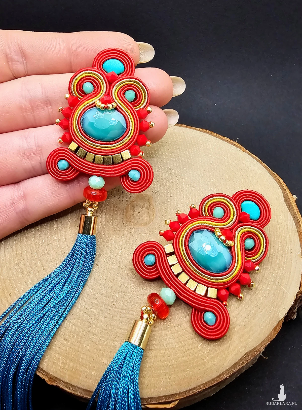 Czerwono-turkusowe kolczyki sutasz z chwostami